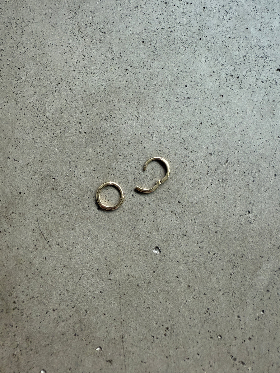 NOVA MINI HUGGIES 14KT YELLOW GOLD – ALIBI NYC