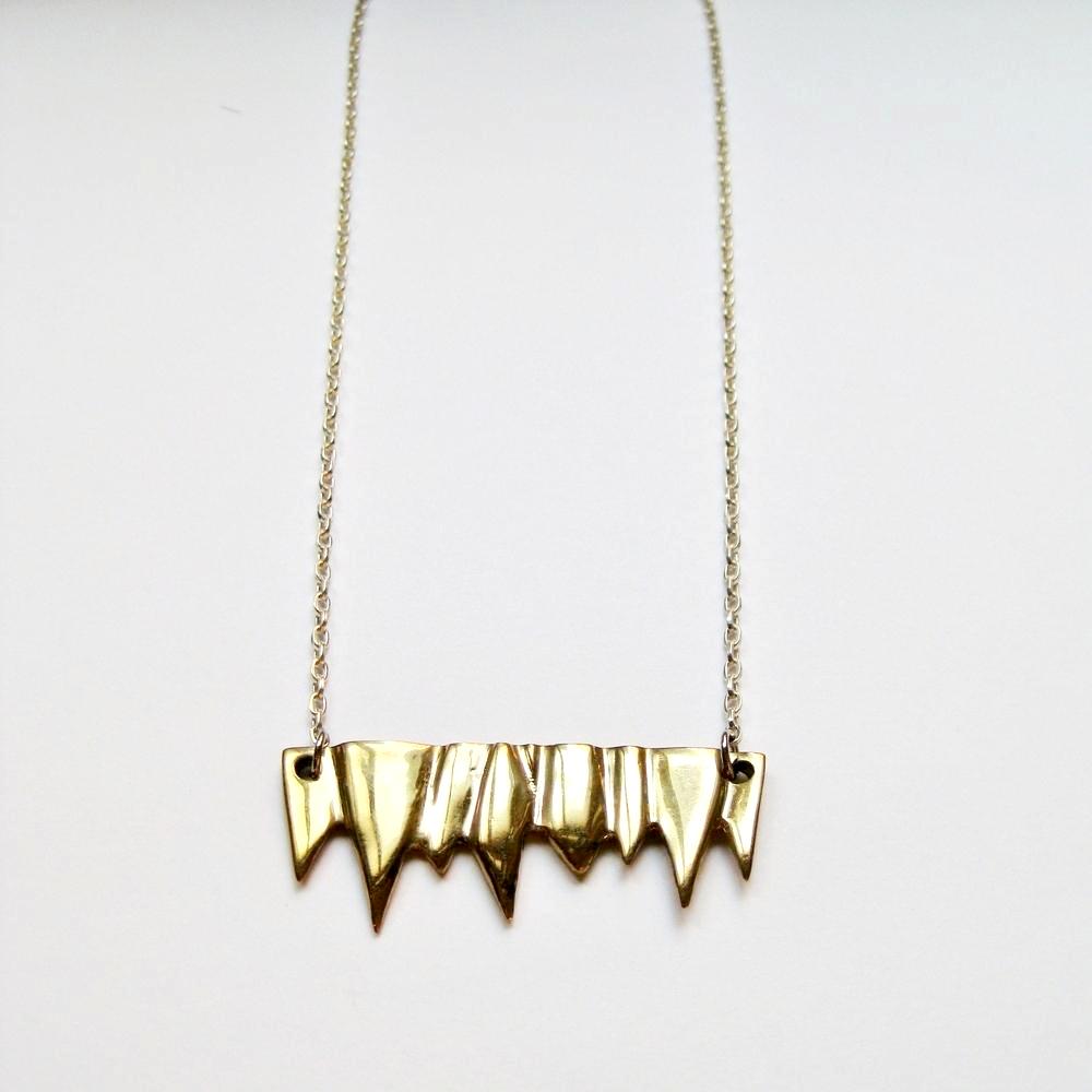 FANG PENDANT NECKLACE - Main Image
