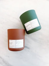 Load image into Gallery viewer, BLUE JASMINE &amp; FERN | VIRGIN COCONUT CRÈME WAX &amp; WOODEN WICK CANDLE