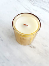 Load image into Gallery viewer, SHISO &amp; LEMON | VIRGIN COCONUT CRÈME WAX &amp; WOODEN WICK CANDLE