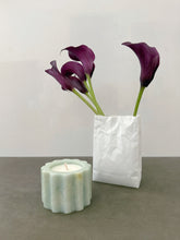 Load image into Gallery viewer, FLEUR | NATURAL MARBLE VESSEL CANDLE