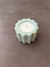 Load image into Gallery viewer, FLEUR | NATURAL MARBLE VESSEL CANDLE