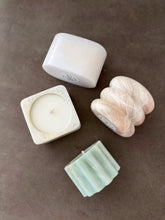 Load image into Gallery viewer, FLEUR | NATURAL MARBLE VESSEL CANDLE
