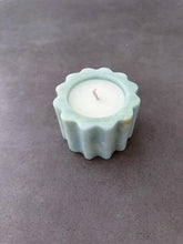 Load image into Gallery viewer, FLEUR | NATURAL BLUE MARBLE CANDLE