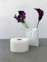 Load image into Gallery viewer, OVALE | ROYAL WHITE JADE CANDLE