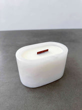 Load image into Gallery viewer, OVALE | ROYAL WHITE JADE CANDLE