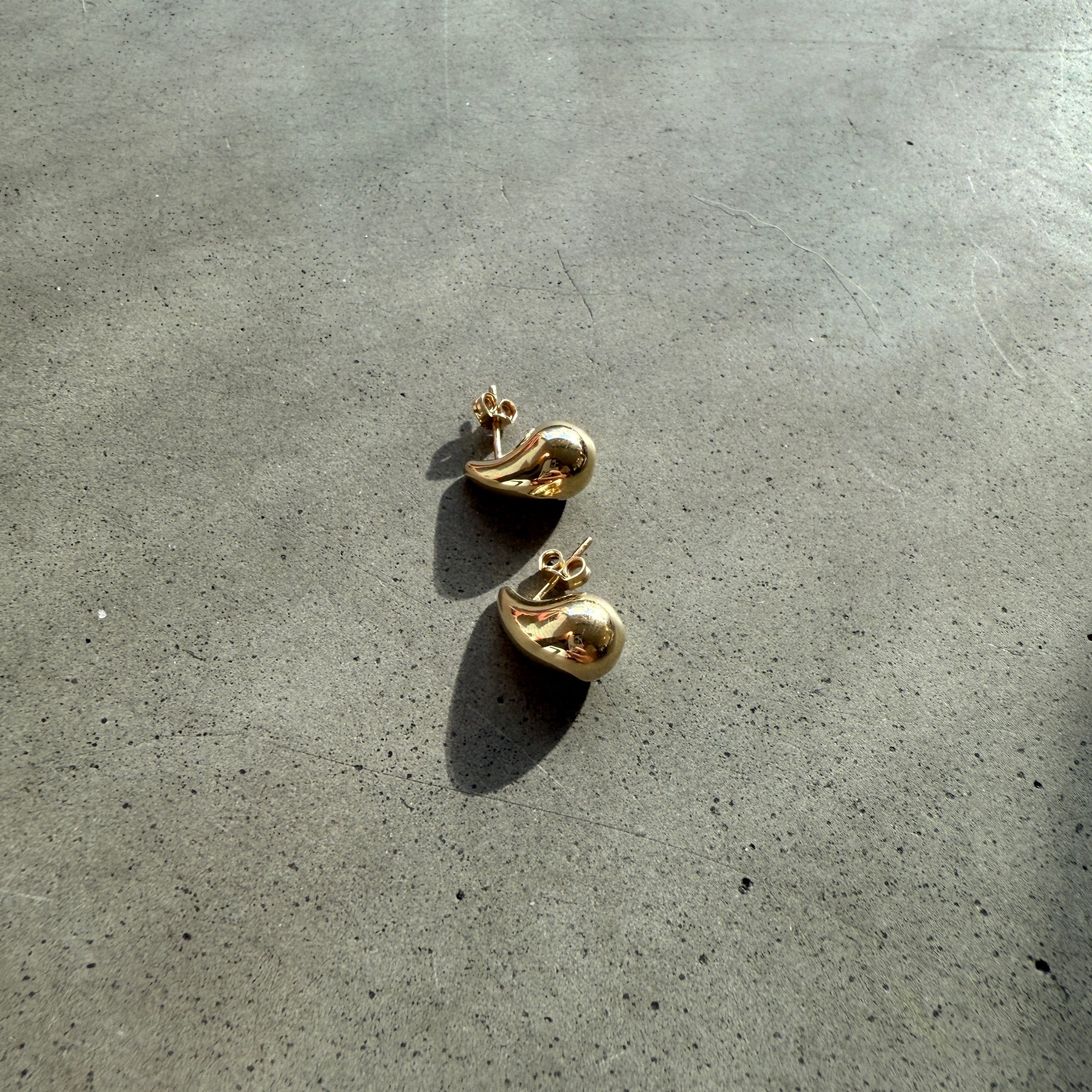 DEWDROP EARRINGS 14KT YELLOW GOLD – ALIBI NYC