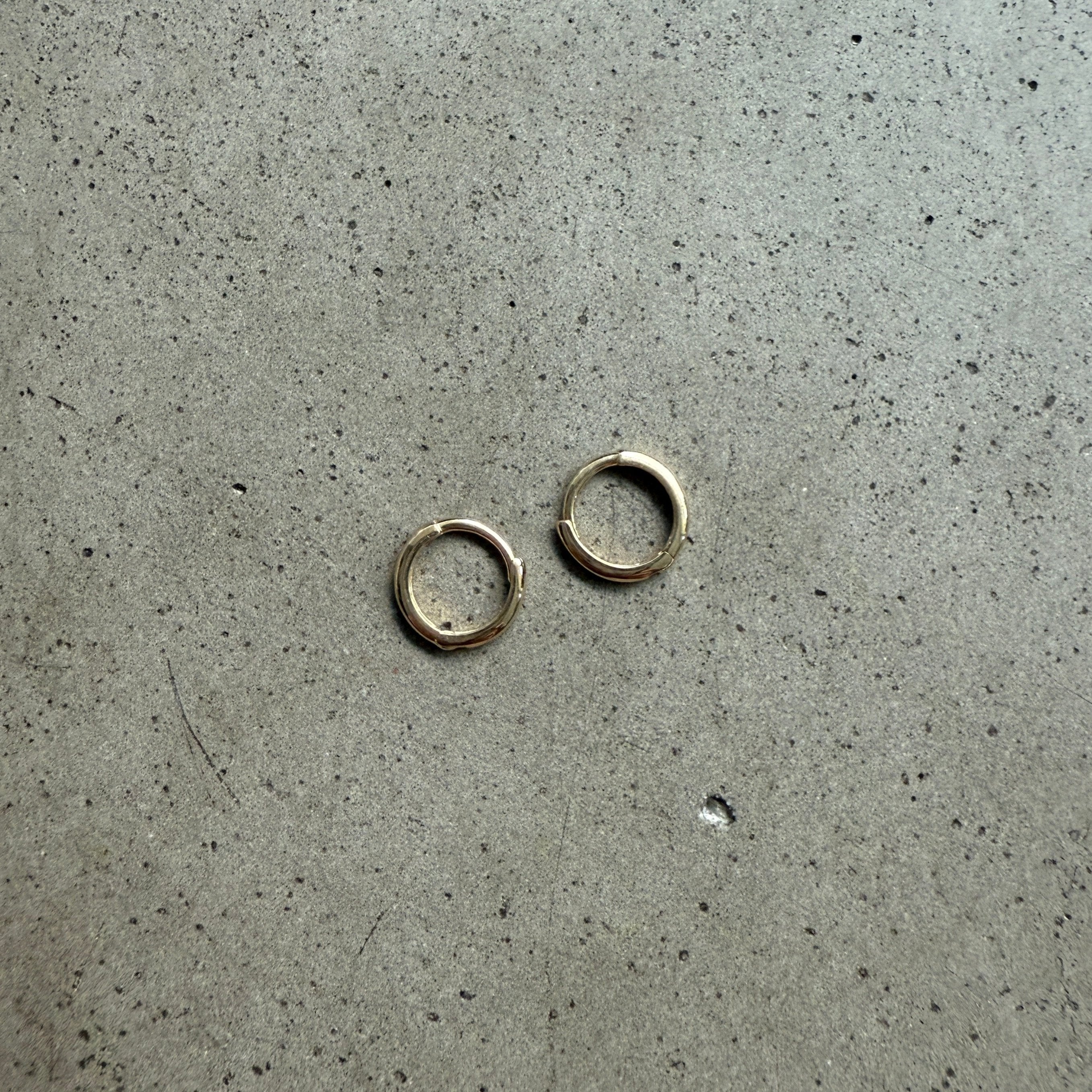 NOVA MINI HUGGIES 14KT YELLOW GOLD – ALIBI NYC