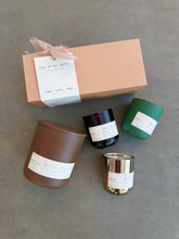 Load image into Gallery viewer, GOLDEN OUD &amp; MYRRH | VIRGIN COCONUT CRÈME WAX &amp; WOODEN WICK CANDLE