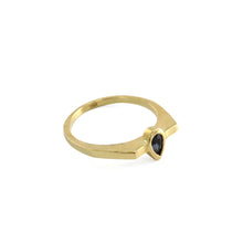 Load image into Gallery viewer, TEARDROP SAPPHIRE RING