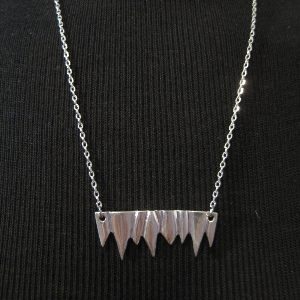 FANG PENDANT NECKLACE – ALIBI NYC FANG PENDANT NECKLACE – ALIBI NYC