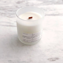 Load image into Gallery viewer, GRAPEFRUIT &amp; MINT LEAVES | VIRGIN COCONUT CRÈME WAX &amp; WOODEN WICK CANDLE