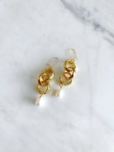 Load image into Gallery viewer, CLAUDINE PEARL EARRINGS