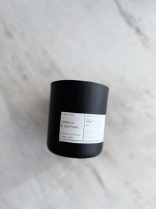 TOBACCO & SAFFRON | VIRGIN COCONUT CRÈME WAX & WOODEN WICK CANDLE