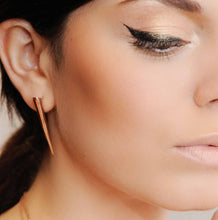 Load image into Gallery viewer, GENEROSITY EARRINGS
