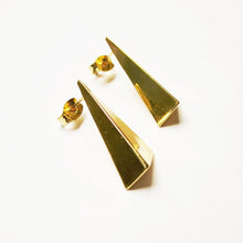 Load image into Gallery viewer, REVERSED POINT EARRINGS