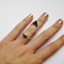 Load image into Gallery viewer, DOUBLE POINTED KNUCKLE RING