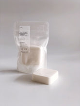 Load image into Gallery viewer, TEA TREE SHAMPOO BAR