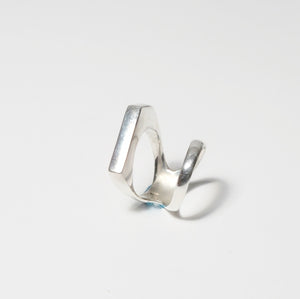 LINEAR KNUCKLE RING