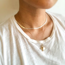 Load image into Gallery viewer, THIN CURVE CHAIN NECKLACE