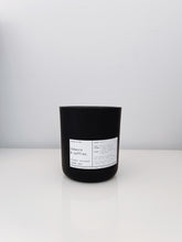 Load image into Gallery viewer, TOBACCO &amp; SAFFRON | VIRGIN COCONUT CRÈME WAX &amp; WOODEN WICK CANDLE