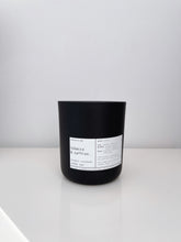 Load image into Gallery viewer, TOBACCO &amp; SAFFRON | VIRGIN COCONUT CRÈME WAX &amp; WOODEN WICK CANDLE
