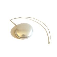 Load image into Gallery viewer, FLAT PEARL HOOK EARRINGS