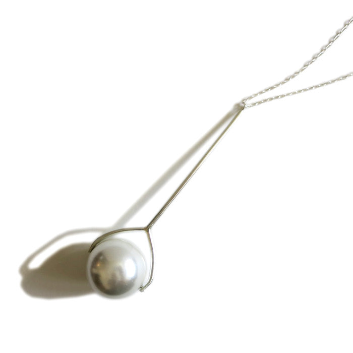 MAX PEARL DROP NECKLACE