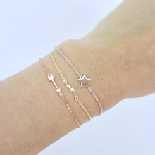 Load image into Gallery viewer, STAR BRACELET