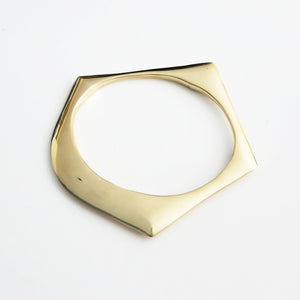 ANGLED BANGLE