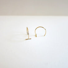 Load image into Gallery viewer, ROUND ARC FINE LINE EARRINGS