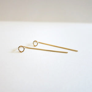 LOOP-BAR FINE LINE EARRINGS