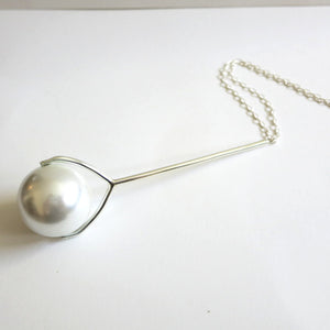 MAX PEARL DROP NECKLACE