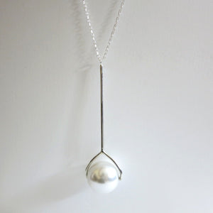 MAX PEARL DROP NECKLACE