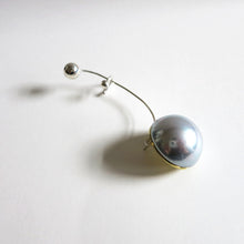 Load image into Gallery viewer, CAROL PEARL EARCUFF