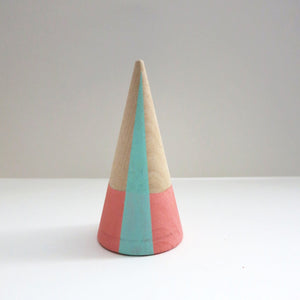 PEAK WOODEN RING CONES