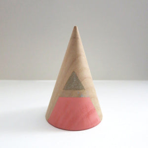 JUMBO SLANTED TRIANGLE RING CONES