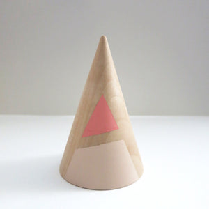 JUMBO SLANTED TRIANGLE RING CONES