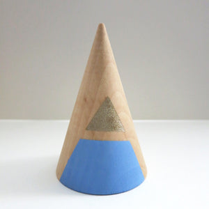 JUMBO SLANTED TRIANGLE RING CONES