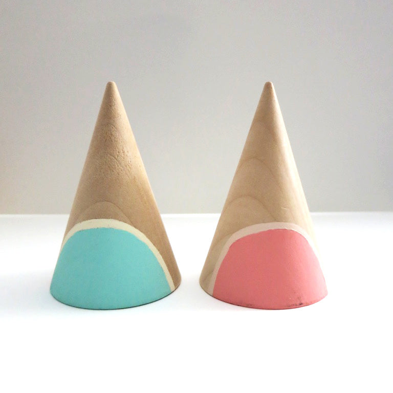 JUMBO SEMI-CIRCLE RING CONES